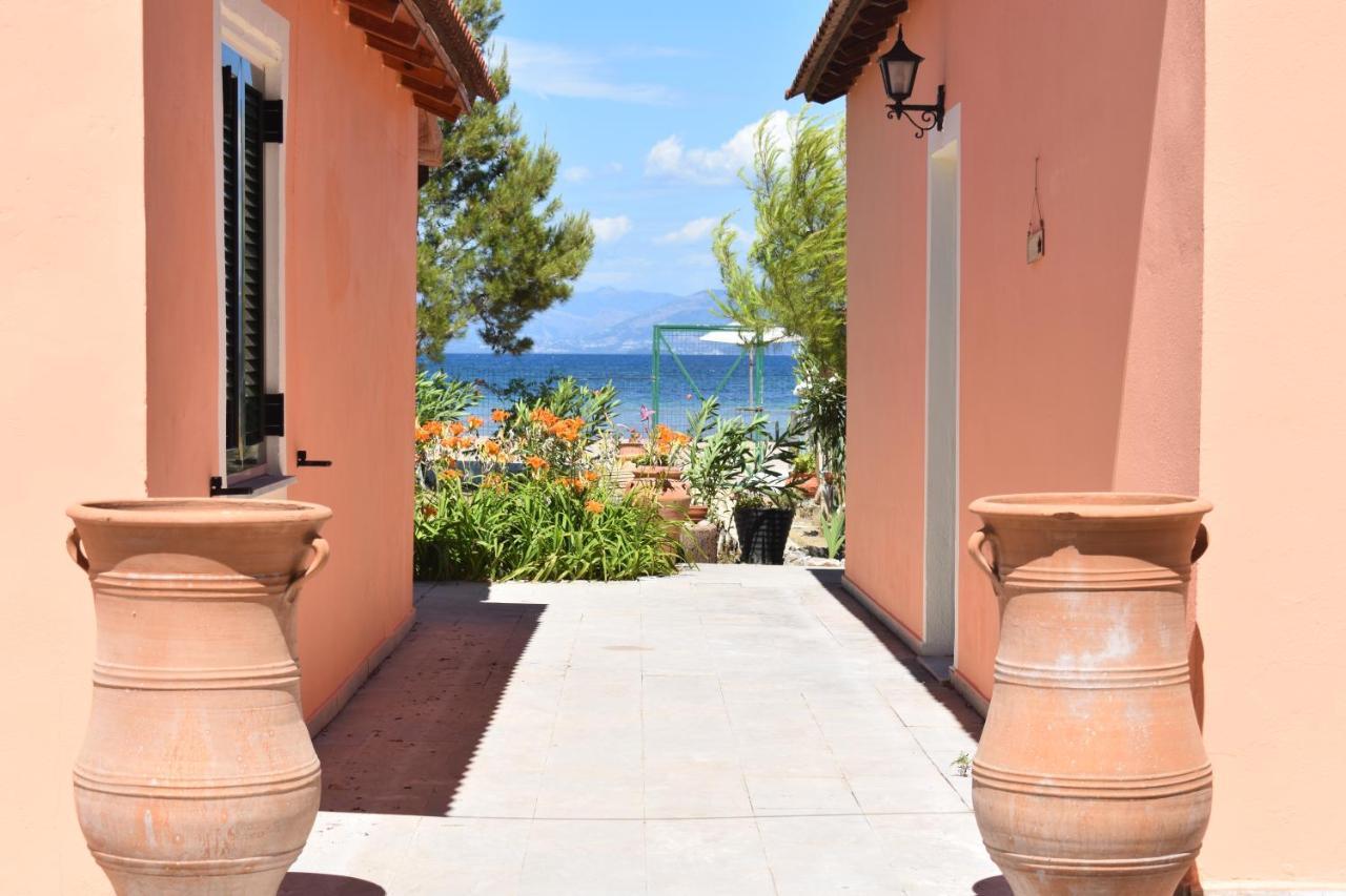 Bouka Beachfront Bungalows Agios Nikolaos  Exterior photo