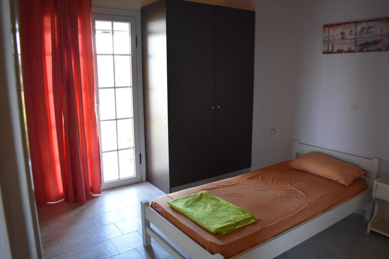 Bouka Beachfront Bungalows Agios Nikolaos  Exterior photo